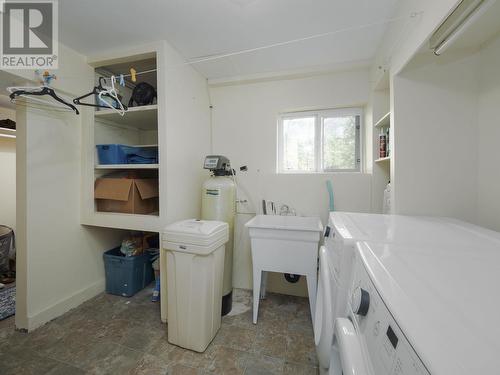 8336 Cantle Drive, Prince George, BC - Indoor Photo Showing Laundry Room