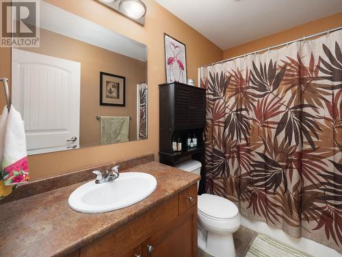 7174 Westgate Avenue, Prince George, BC - Indoor Photo Showing Bathroom