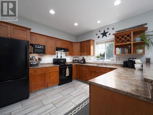 7174 Westgate Avenue, Prince George, BC - Indoor Photo Showing Kitchen