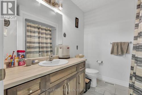 877 Edinburg Drive, Woodstock, ON - Indoor Photo Showing Bathroom