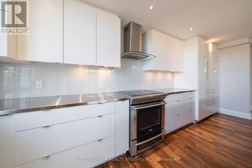 Ph01 - 335 Lonsdale Road, Toronto, ON - Indoor Photo Showing Kitchen With Upgraded Kitchen