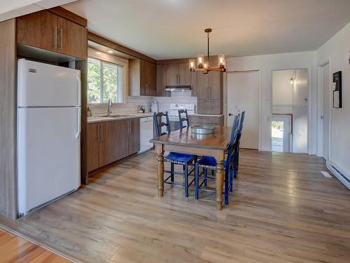 Cuisine - 130 Rue Bruno, Saint-Jean-De-Matha, QC - Indoor Photo Showing Kitchen