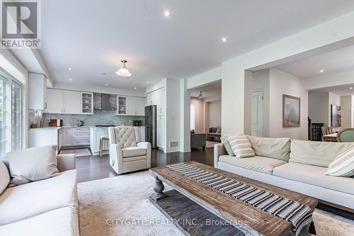 44 Elysian Fields Circle, Brampton, ON - Indoor Photo Showing Living Room