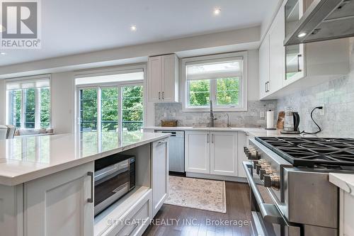 44 Elysian Fields Circle, Brampton, ON - Indoor Photo Showing Kitchen With Upgraded Kitchen