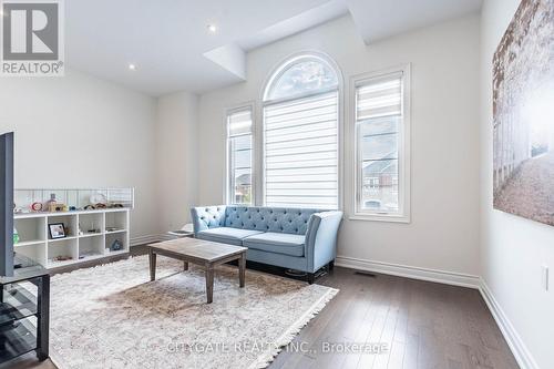 44 Elysian Fields Circle, Brampton, ON - Indoor Photo Showing Living Room