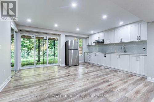 44 Elysian Fields Circle, Brampton, ON - Indoor Photo Showing Kitchen