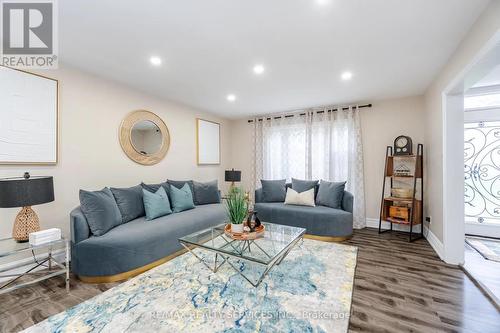 15075 Humberstation Road, Caledon, ON - Indoor Photo Showing Living Room