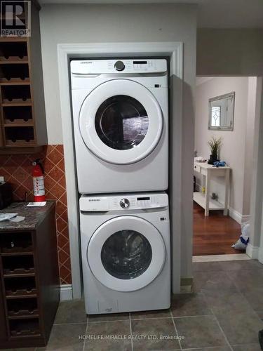 10690 Trafalgar Road, Halton Hills, ON - Indoor Photo Showing Laundry Room