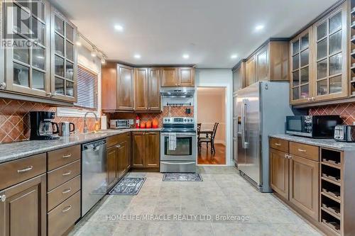 10690 Trafalgar Road, Halton Hills, ON - Indoor Photo Showing Kitchen