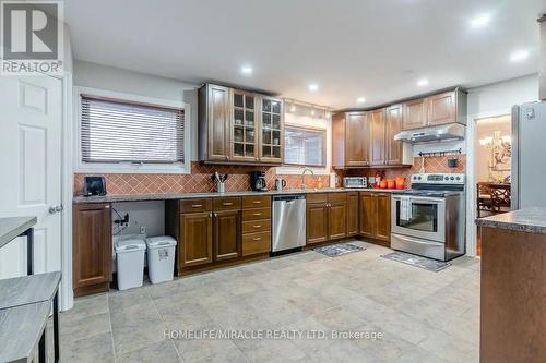 10690 Trafalgar Road, Halton Hills, ON - Indoor Photo Showing Kitchen With Stainless Steel Kitchen