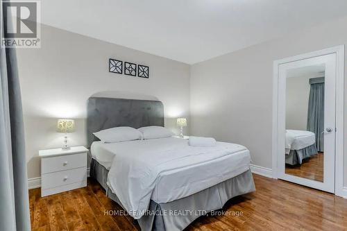 10690 Trafalgar Road, Halton Hills, ON - Indoor Photo Showing Bedroom