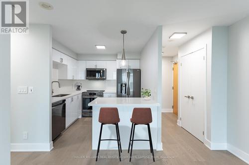 1517 - 185 Legion Road N, Toronto, ON - Indoor Photo Showing Kitchen