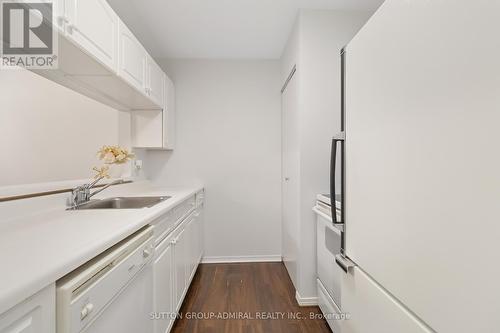 522 - 1450 Glen Abbey Gate, Oakville, ON - Indoor Photo Showing Kitchen