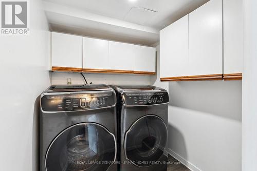 Lph8 - 25 Fairview Road W, Mississauga, ON - Indoor Photo Showing Laundry Room