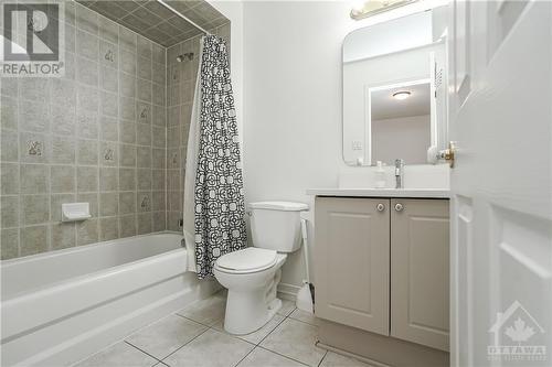 Main Bath - 79 Locheland Crescent, Ottawa, ON - Indoor Photo Showing Bathroom