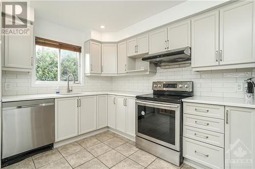 Kitchen with abundance of cabinetry - 79 Locheland Crescent, Ottawa, ON - Indoor Photo Showing Kitchen With Stainless Steel Kitchen