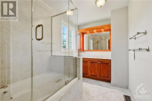 4 piece ensuite - 1390 Millburn Crescent, Ottawa, ON - Indoor Photo Showing Bathroom