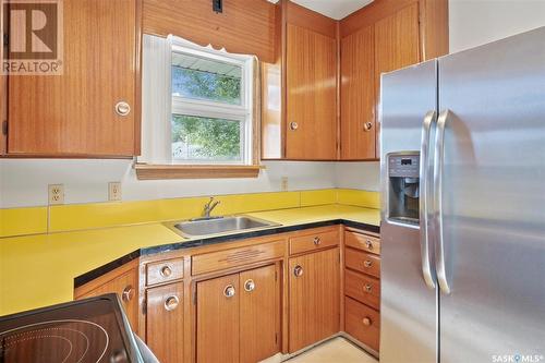 1805 Clarence Avenue S, Saskatoon, SK - Indoor Photo Showing Kitchen