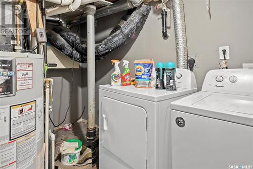 1805 Clarence Avenue S, Saskatoon, SK - Indoor Photo Showing Laundry Room