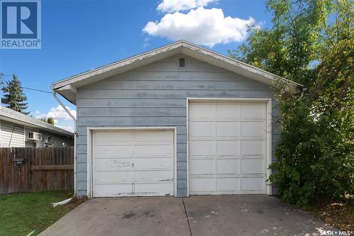 1805 Clarence Avenue S, Saskatoon, SK - Outdoor With Exterior