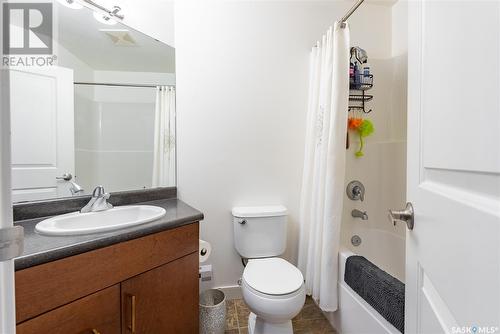 101 158 Pawlychenko Lane, Saskatoon, SK - Indoor Photo Showing Bathroom