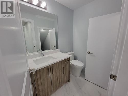 1046 Martin Avenue Unit# 3, Kelowna, BC - Indoor Photo Showing Bathroom