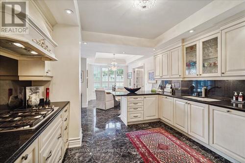 304 - 68 Yorkville Avenue N, Toronto, ON - Indoor Photo Showing Kitchen