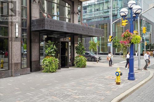 304 - 68 Yorkville Avenue N, Toronto, ON - Outdoor With Facade