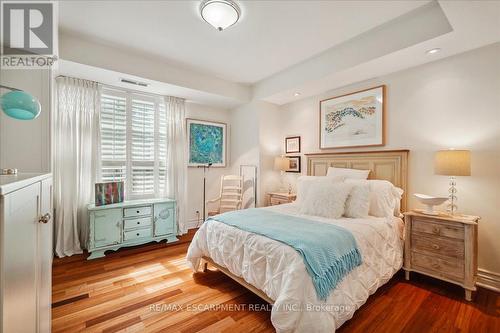 304 - 68 Yorkville Avenue N, Toronto, ON - Indoor Photo Showing Bedroom