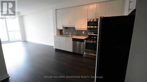 1013 - 33 Bay Street, Toronto, ON - Indoor Photo Showing Kitchen