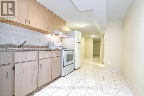 Lower - 218 Broadview Avenue, Toronto, ON - Indoor Photo Showing Kitchen