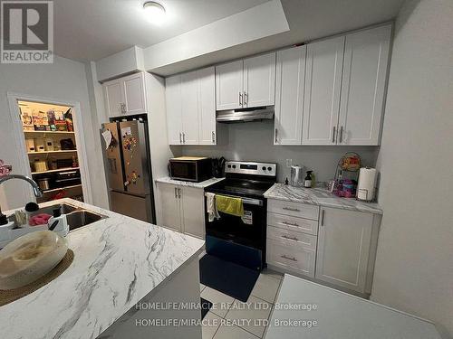 1130 Lockie Drive, Oshawa, ON - Indoor Photo Showing Kitchen With Double Sink