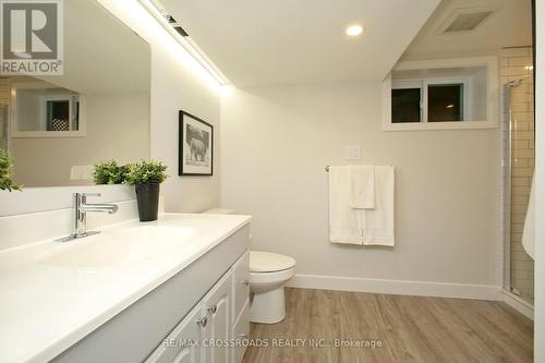 5 Independence Drive, Toronto, ON - Indoor Photo Showing Bathroom