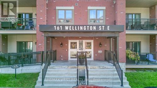 208 - 161 Wellington Street E, New Tecumseth, ON - Outdoor With Balcony