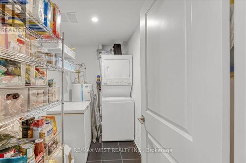 208 - 161 Wellington Street E, New Tecumseth, ON - Indoor Photo Showing Laundry Room