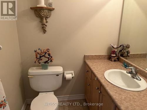 503 Simcoe Road, Bradford West Gwillimbury, ON - Indoor Photo Showing Bathroom