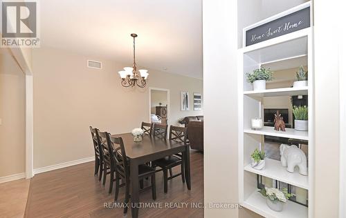 319 - 121 Woodbridge Avenue, Vaughan, ON - Indoor Photo Showing Dining Room