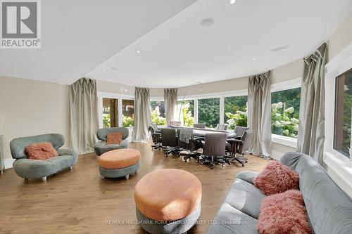 24 Dew Drop Court, Vaughan, ON - Indoor Photo Showing Living Room