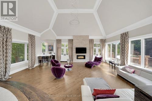 24 Dew Drop Court, Vaughan, ON - Indoor Photo Showing Living Room