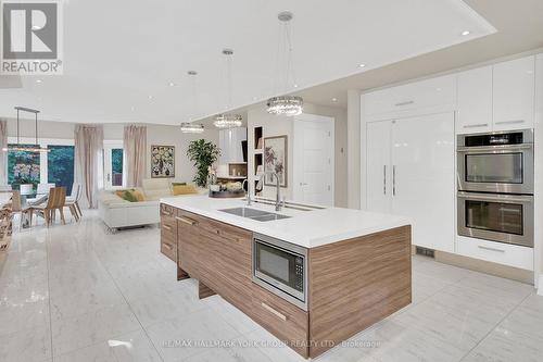 24 Dew Drop Court, Vaughan, ON - Indoor Photo Showing Kitchen With Double Sink With Upgraded Kitchen