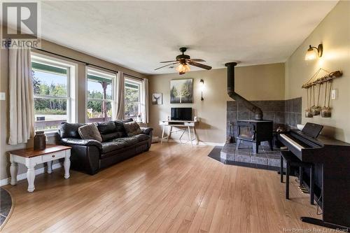 260 Salem Road, Havelock, NB - Indoor Photo Showing Living Room