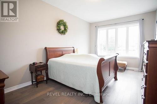 389 Erie Avenue, Brantford, ON - Indoor Photo Showing Bedroom