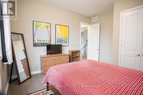 389 Erie Avenue, Brantford, ON - Indoor Photo Showing Bedroom