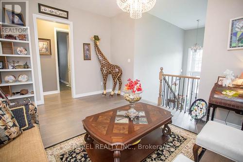 389 Erie Avenue, Brantford, ON - Indoor Photo Showing Living Room