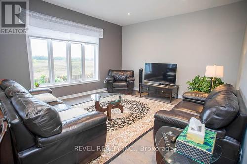 389 Erie Avenue, Brantford, ON - Indoor Photo Showing Living Room