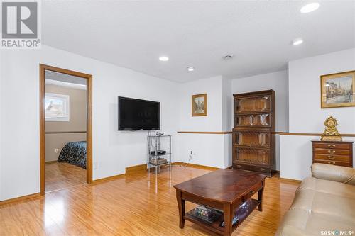 514 Hall Crescent, Saskatoon, SK - Indoor Photo Showing Living Room