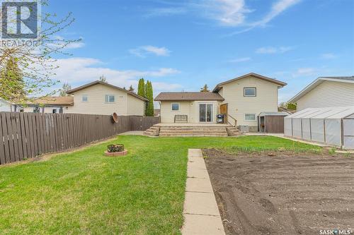 514 Hall Crescent, Saskatoon, SK - Outdoor With Backyard