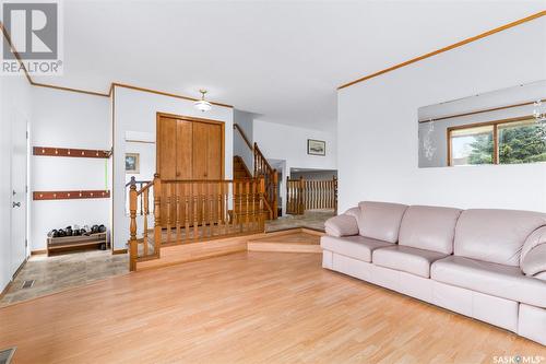 514 Hall Crescent, Saskatoon, SK - Indoor Photo Showing Living Room