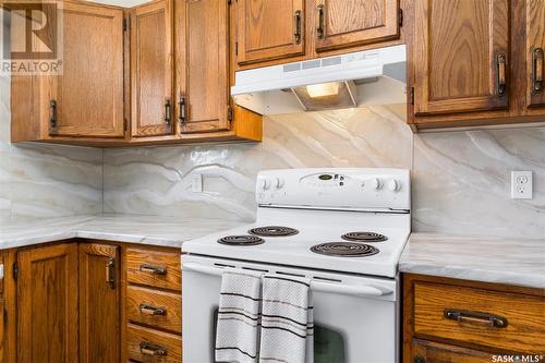 514 Hall Crescent, Saskatoon, SK - Indoor Photo Showing Kitchen