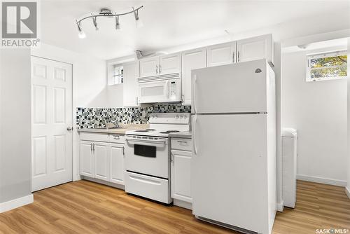 3703 Allen Avenue, Regina, SK - Indoor Photo Showing Kitchen